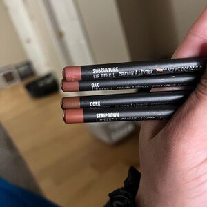 Mac lip liner bundle (4)